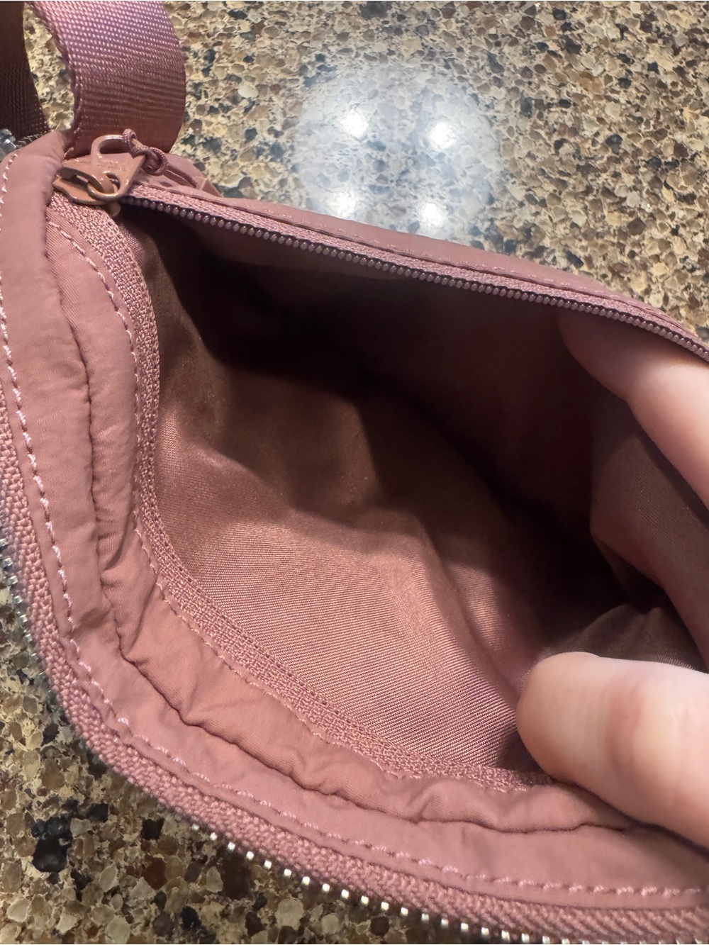 lululemon athletica Dusty Rose Crossbody Belt Bag - Picture 3 of 4